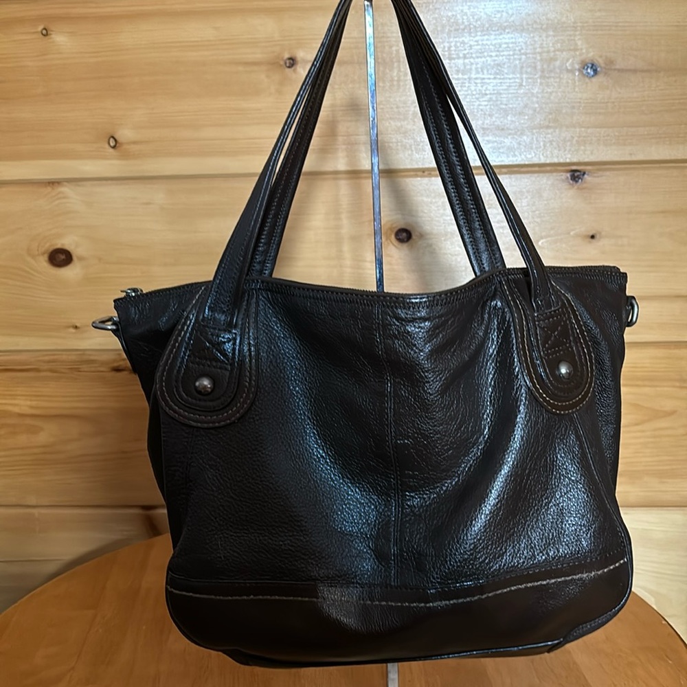The sak brown leather shoulder bag